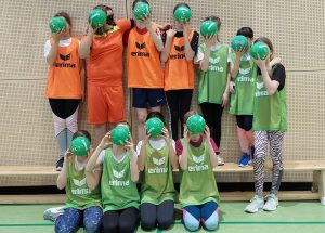 Förderverein: Die Handball-AG sagt Danke für die Leibchen